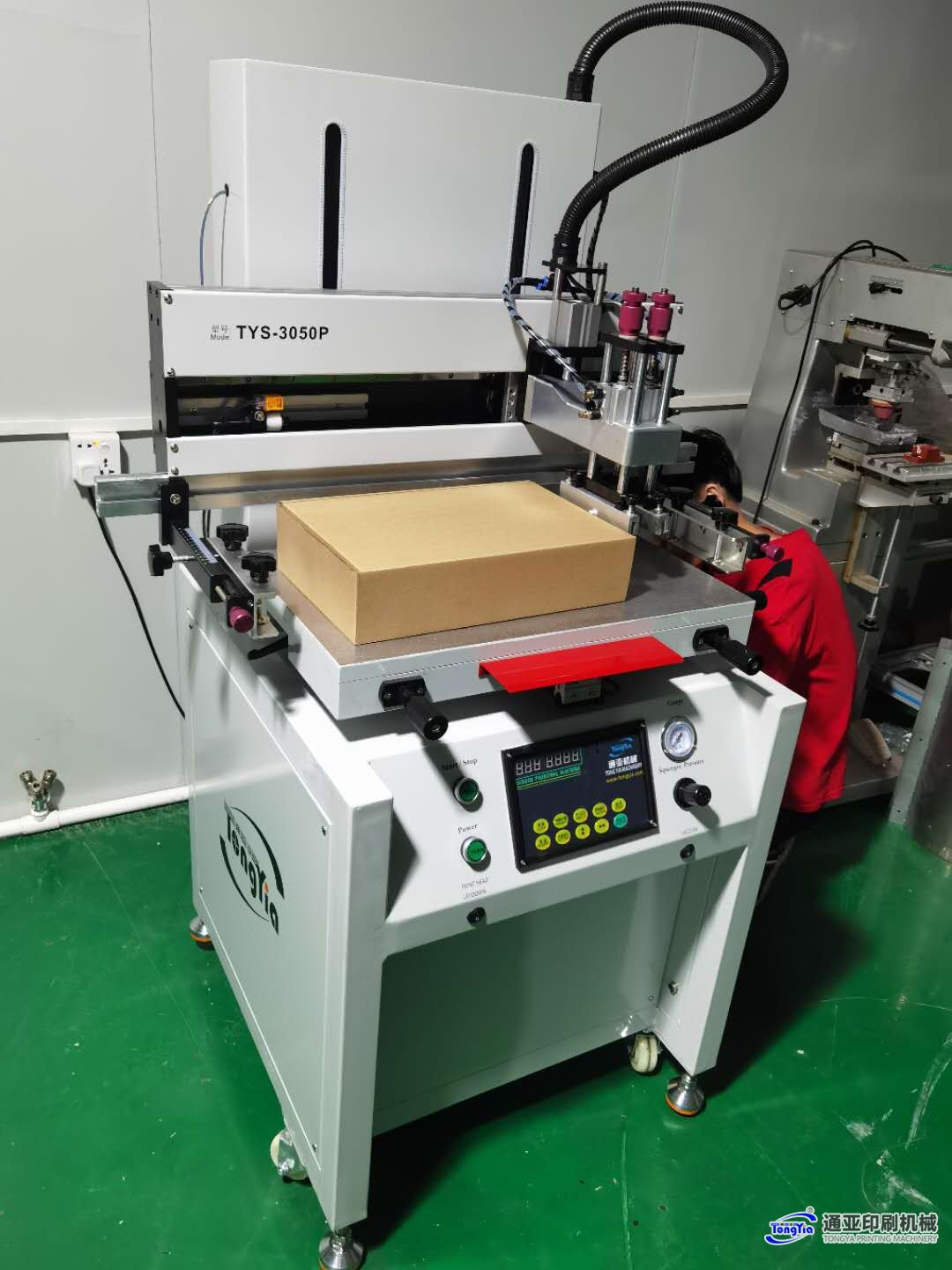 TYS-3050P气动吸气式平面丝印机