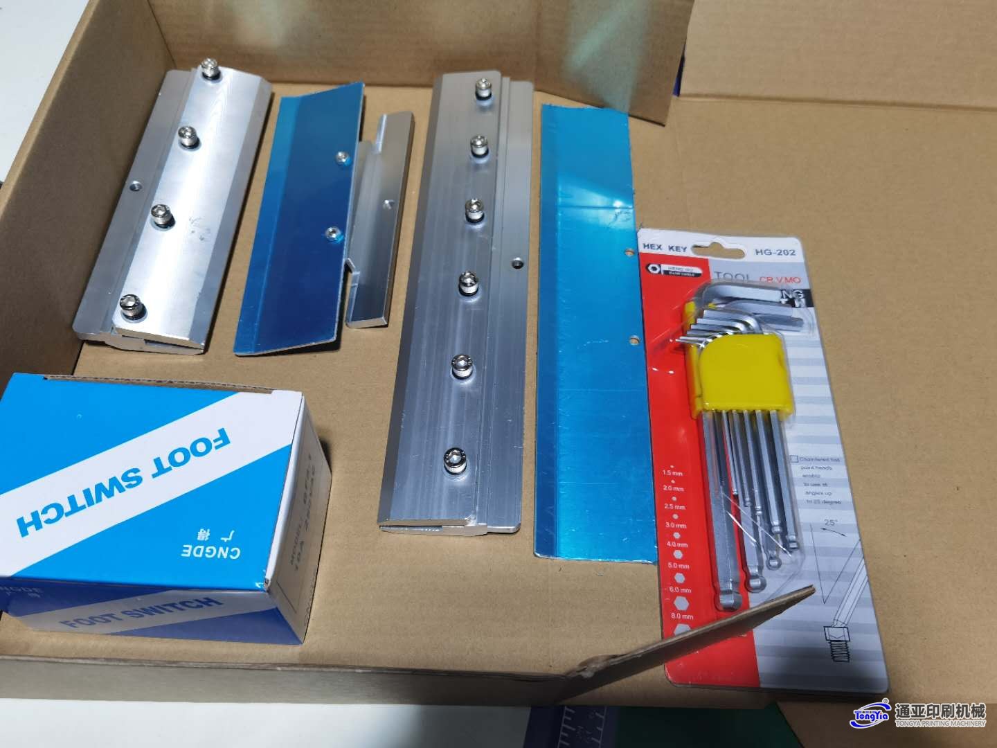 TYS-3050P气动吸气式平面丝印机